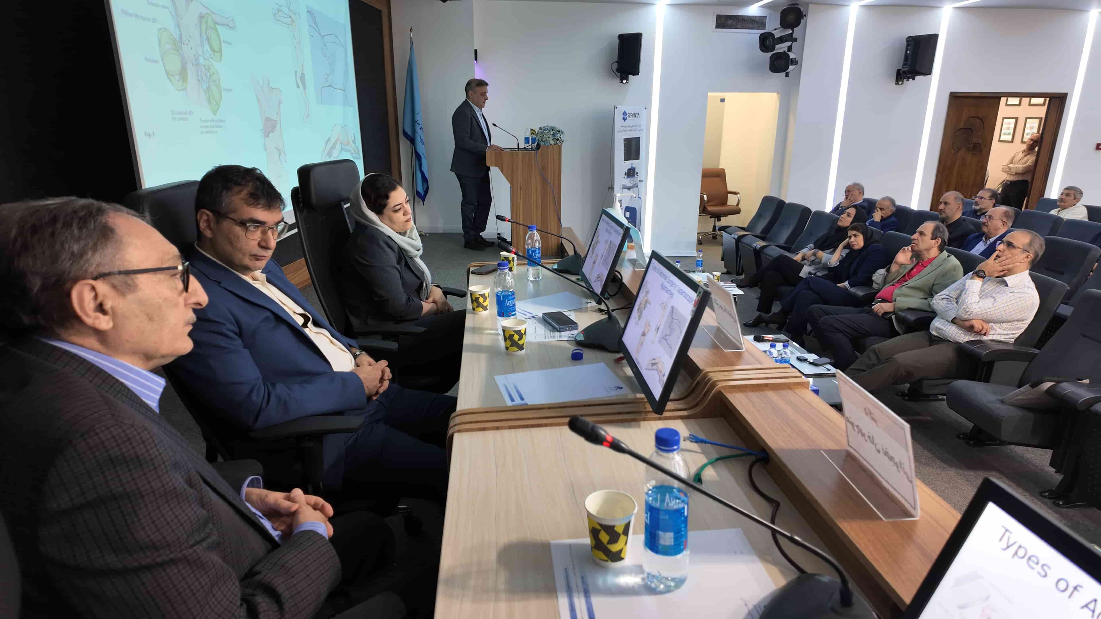 کنفرانس علمی روش های نوین تشخیصی و درمانی در تومورهای آدرنال در بيمارستان جم